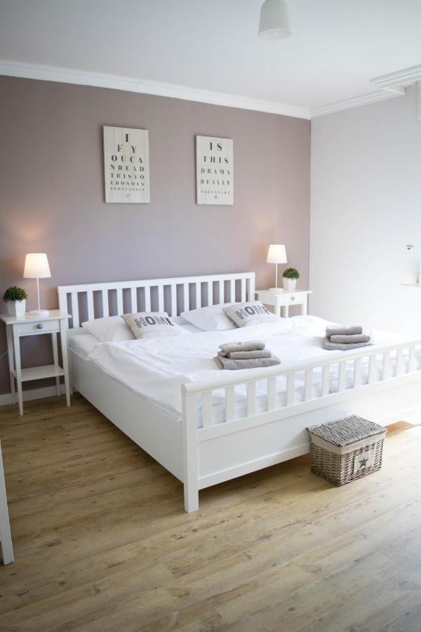 Nordic Im Deichhaus Apartment Husum  Bagian luar foto