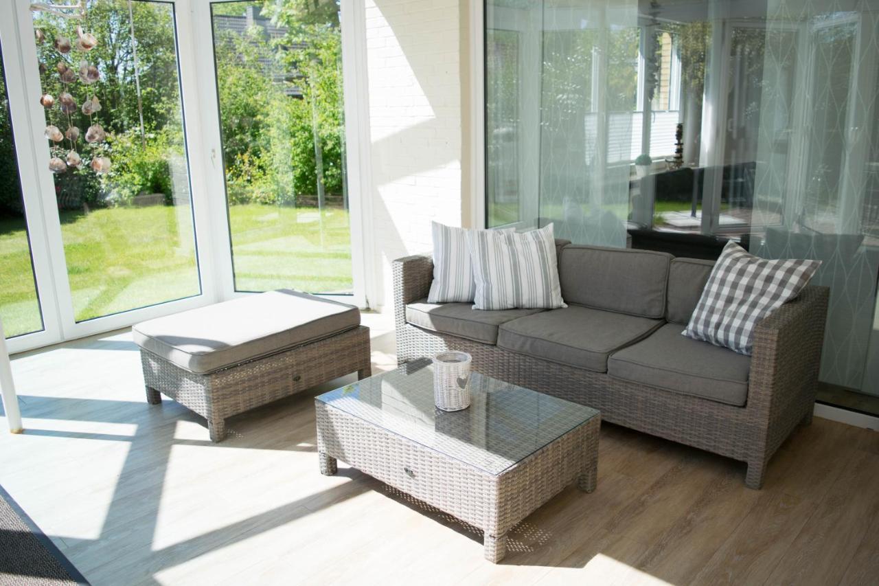 Nordic Im Deichhaus Apartment Husum  Bagian luar foto