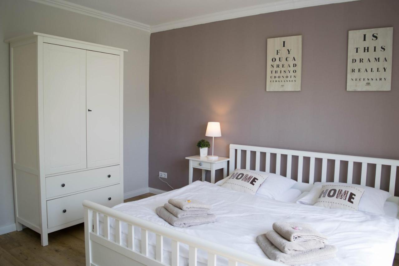 Nordic Im Deichhaus Apartment Husum  Bagian luar foto