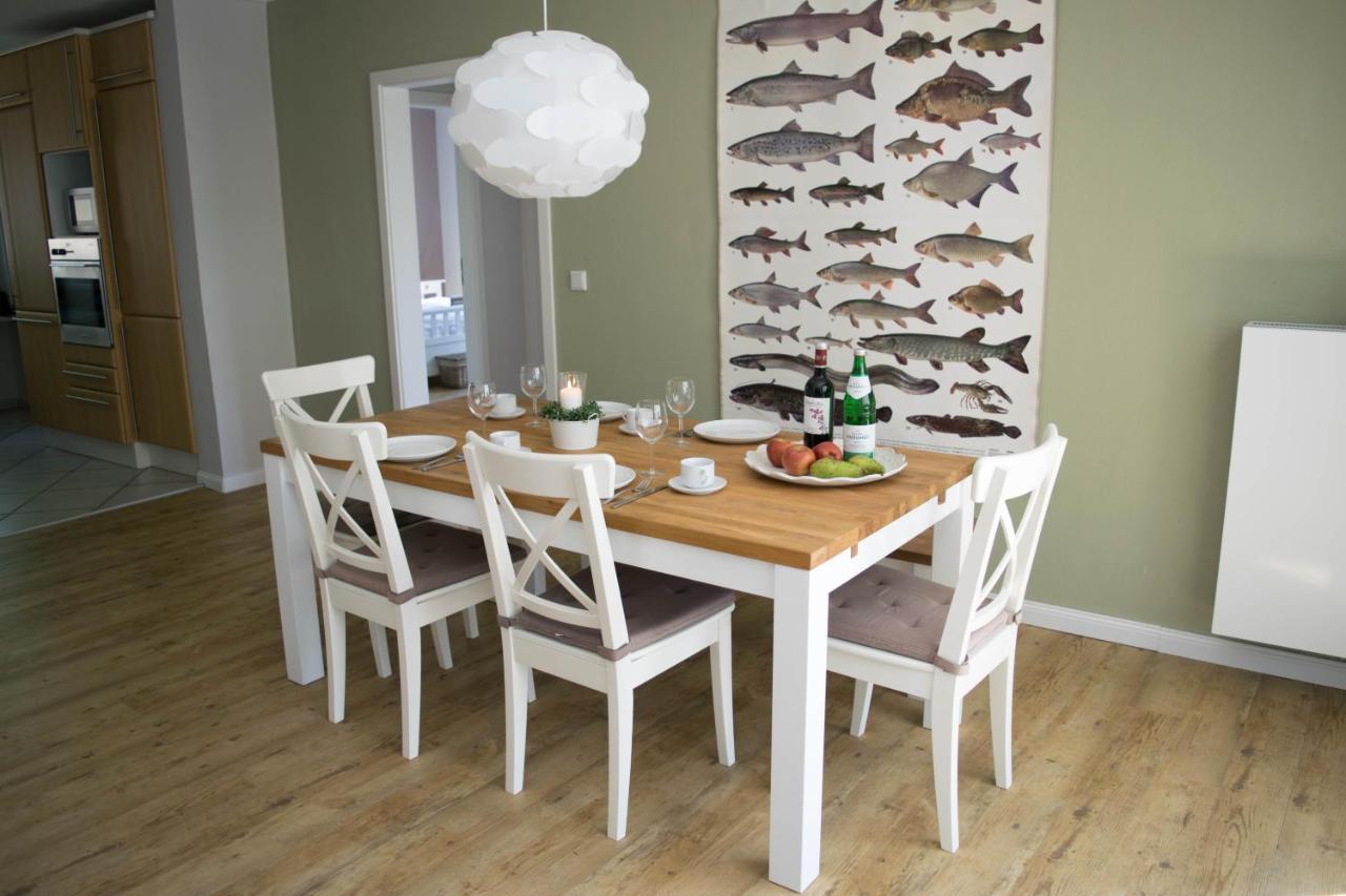Nordic Im Deichhaus Apartment Husum  Bagian luar foto