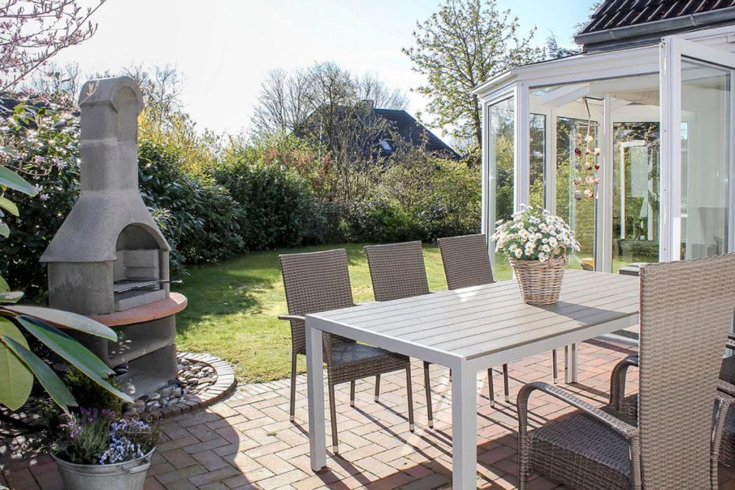 Nordic Im Deichhaus Apartment Husum  Bagian luar foto